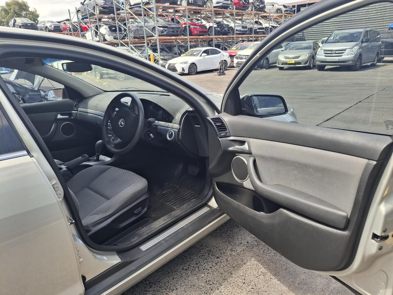 HOLDEN COMMODORE 2006-2013 LEFT REAR DOOR WINDOW VE, SEDAN, 07/06-05/13 - thumbnail 5