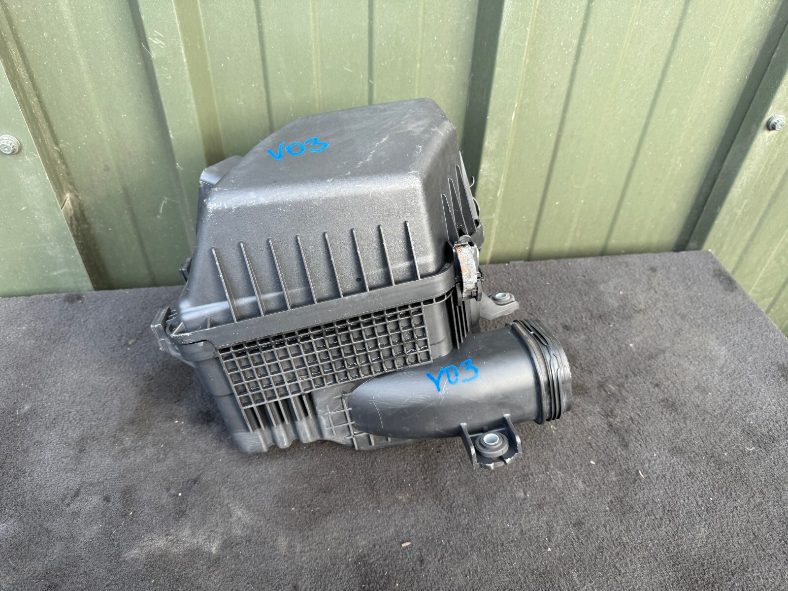 GENUINE HYUNDAI i40 1.7 CRDI 2013-2019 AIR FILTER BOX 28110-3Z300