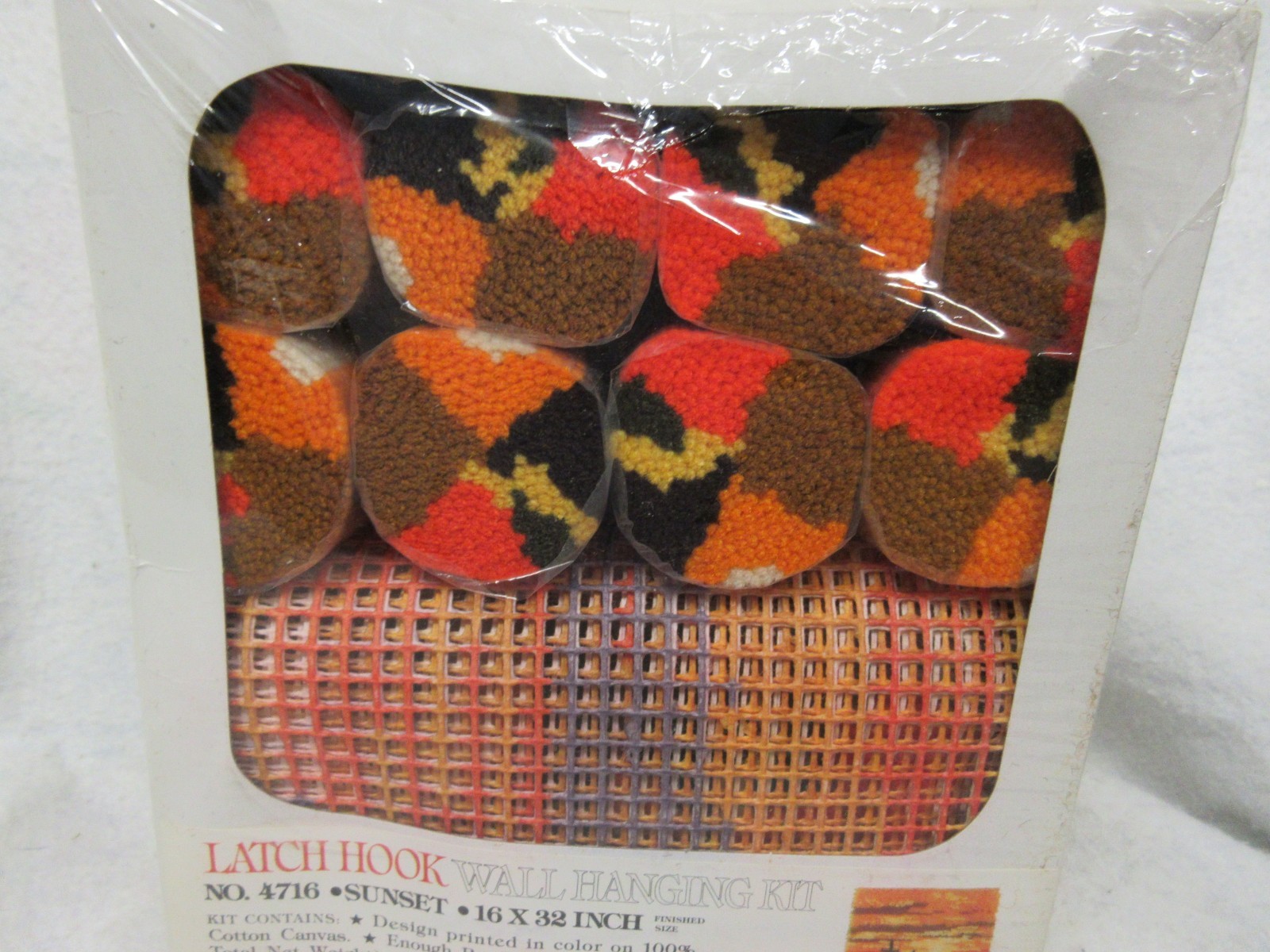 VTG WONDERART 1970's LATCH HOOK WALL HANGING KIT SUNSET BOATS LAKE SUNSET 16X32”