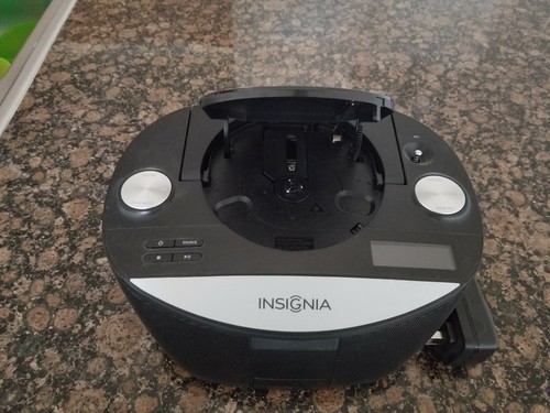 Insignia NS-BIPCD03 CD/CD-RW Playback/Radio/CD-R Playback Boombox w/ A/C Charger