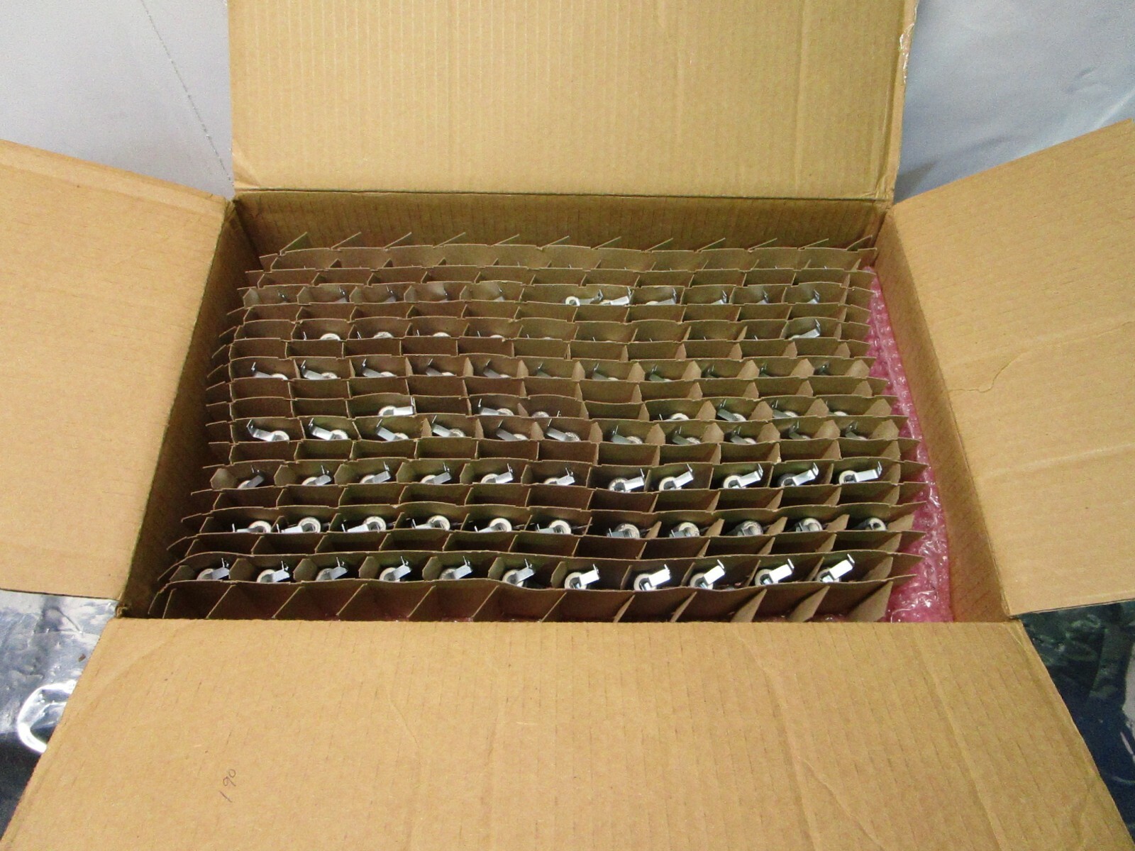 1 Lot of 190 Vishay FST02515E200R0JE92 Wirewound Resistor, 102463