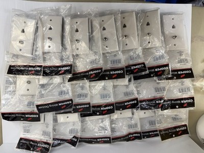 Cooper Wiring Flush Mount Voice/Data Video Jack 3535-4W Lot of 20