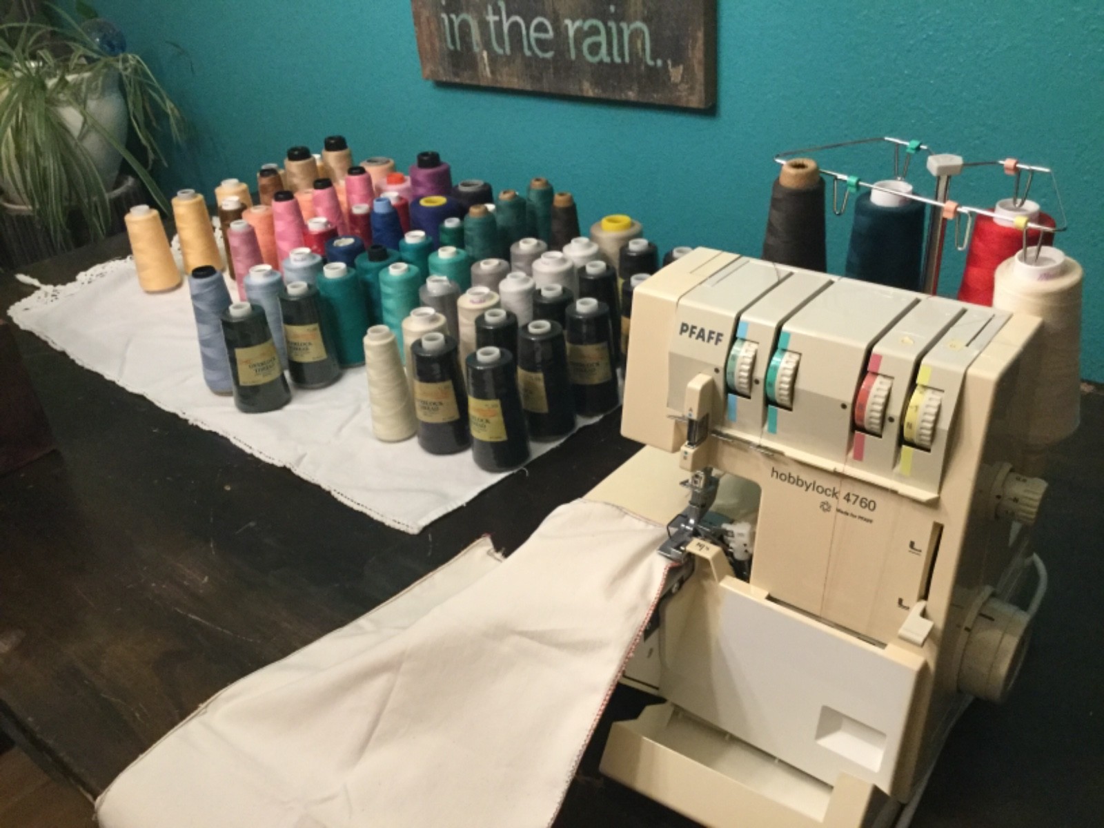 PFAFF Hobbylock 4760 Serger Made In Germany Inc 5 Books Tools 53 Spools Thread