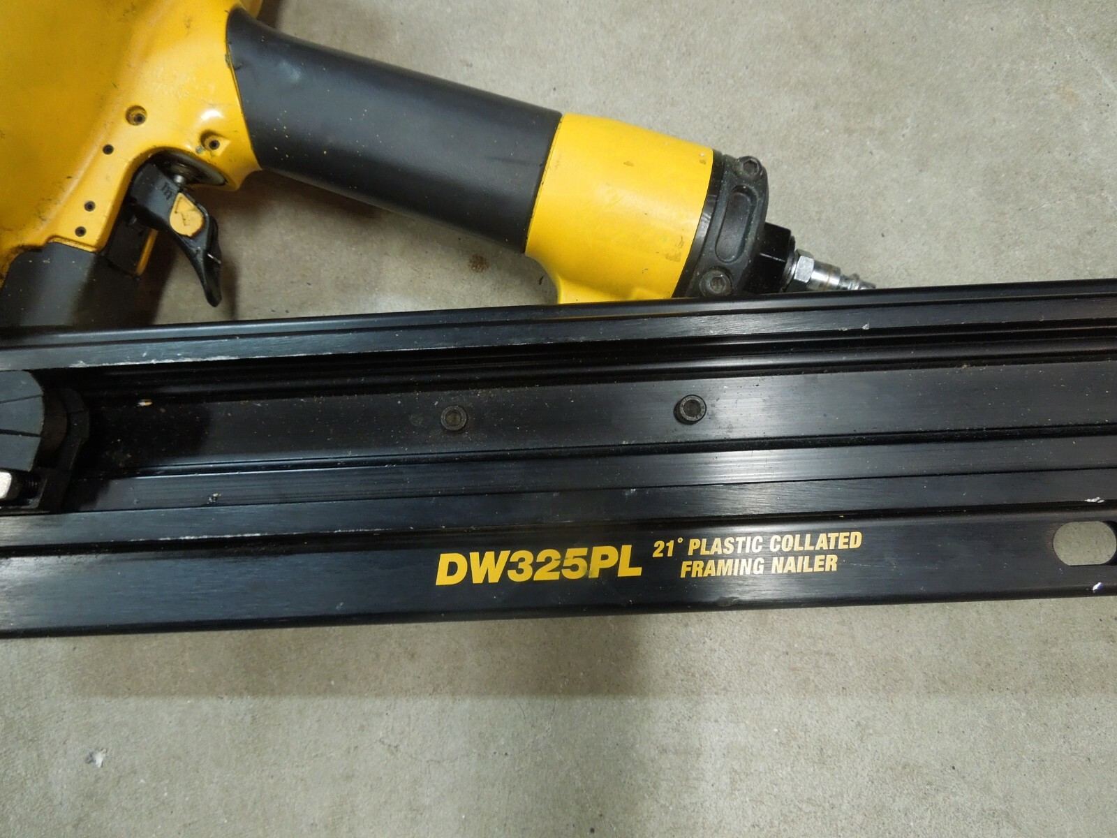 DEWALT DW325PL  21” Plastic Collated Framing Nailer