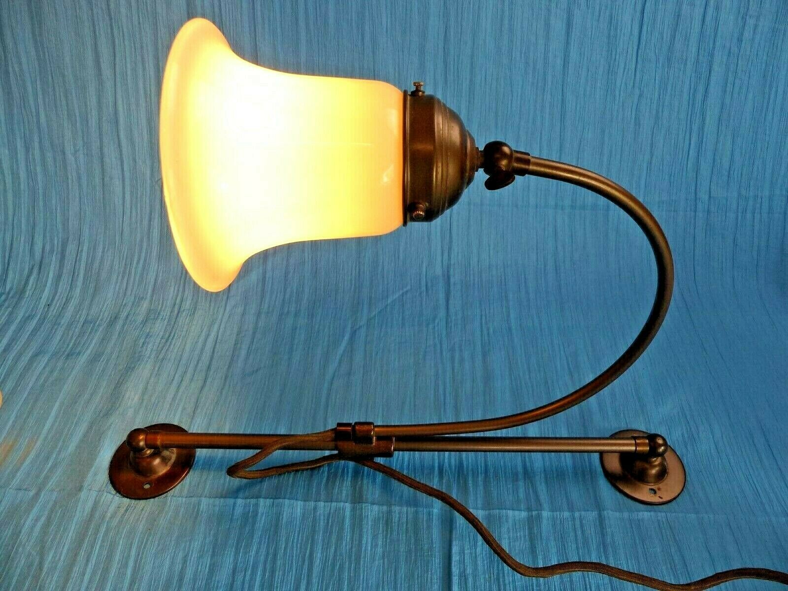 Alte Wandlampe Messing Retro E27 mit Glasschirm Vintage Höhenverstellbar