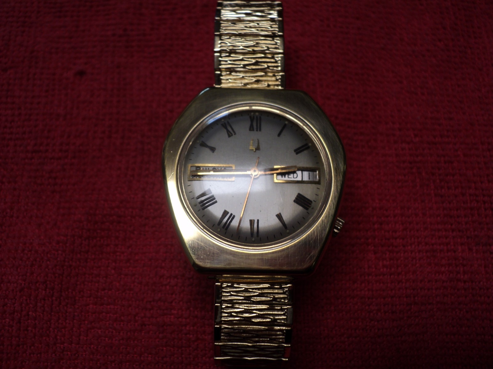 Vintage Accutron 2182 Gold tone Coffin Case Watch