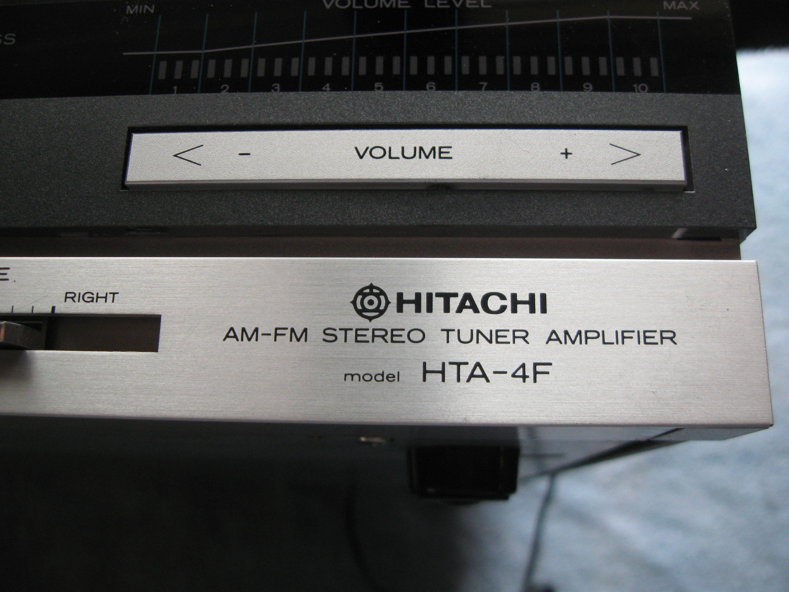 Vintage Hitachi AM-FM Tuner Amplifier Model HTA-4F 30 Watts