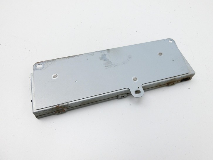 Audi A4 8E B7 04-08 Antennenverstärker Weiche Antenne Audi A4 8E B7 04-08 28.03.2007 8E9035225AG 8E9035225AF gebraucht Vorschau 4