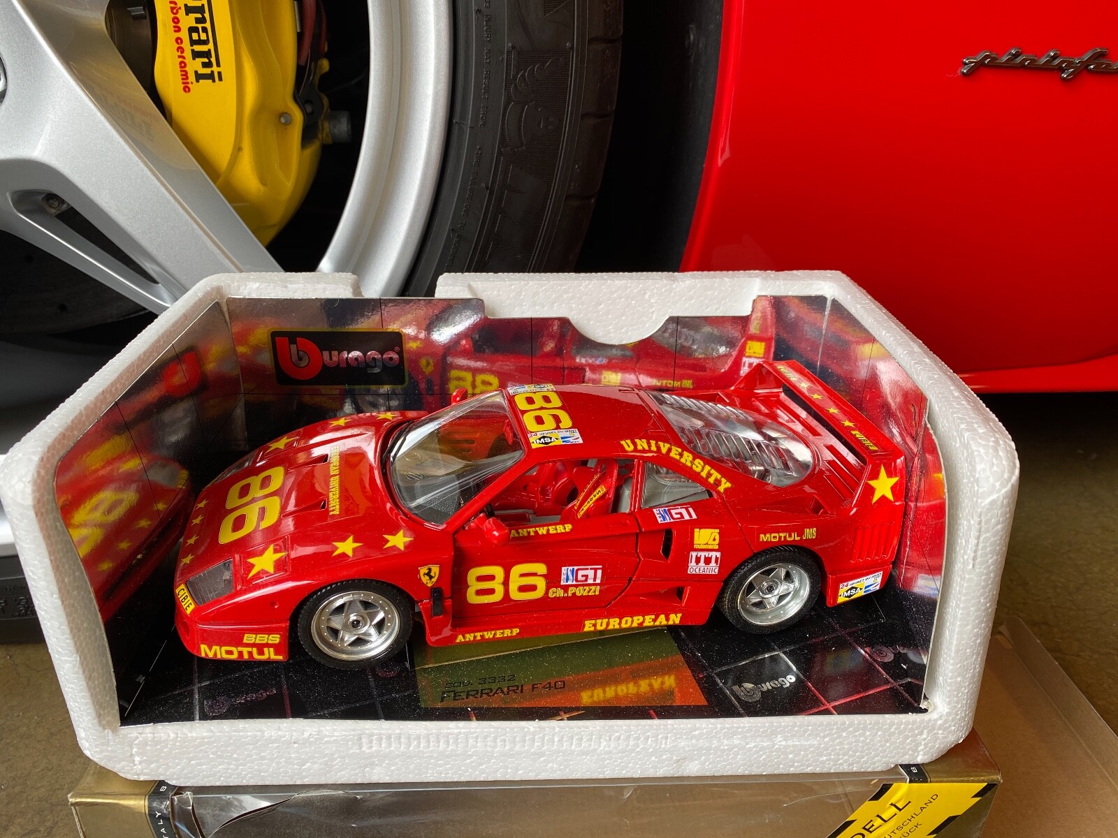 フェラーリF40 buragoベースWARM-UP社製　1/18 フェラーリF40 buragoベースWARM-UP社製 1/18 - メルカリ