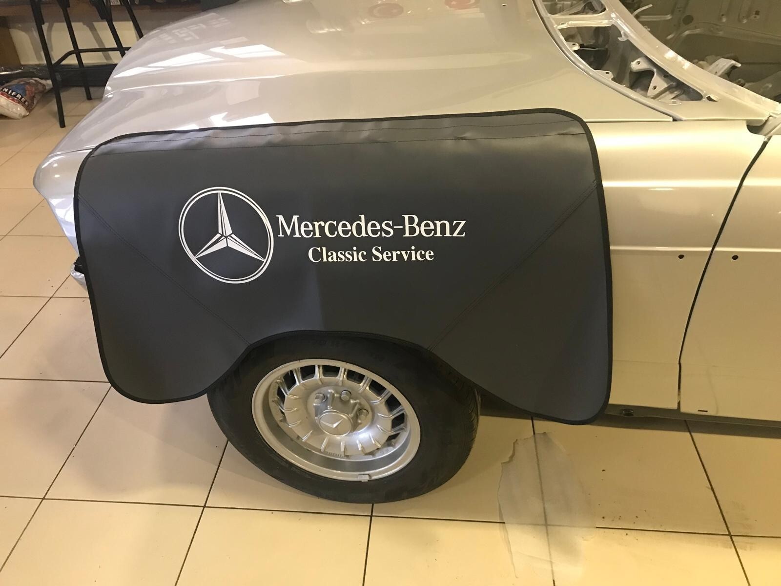 Mercedes-Benz ウィンドブレーカー 2色セット　非売品　ノベルティ Mercedes-Benz ウィンドブレーカー 2色セット非売品ノベルティ