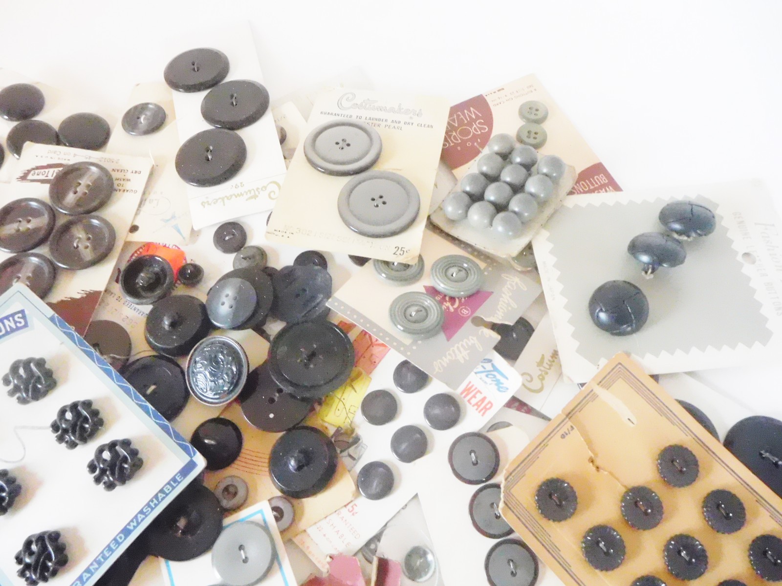 VINTAGE NEW UNUSED LOT OF 100+  GREY TO BLUES ASST. BUTTONS - MOST ON CARDS