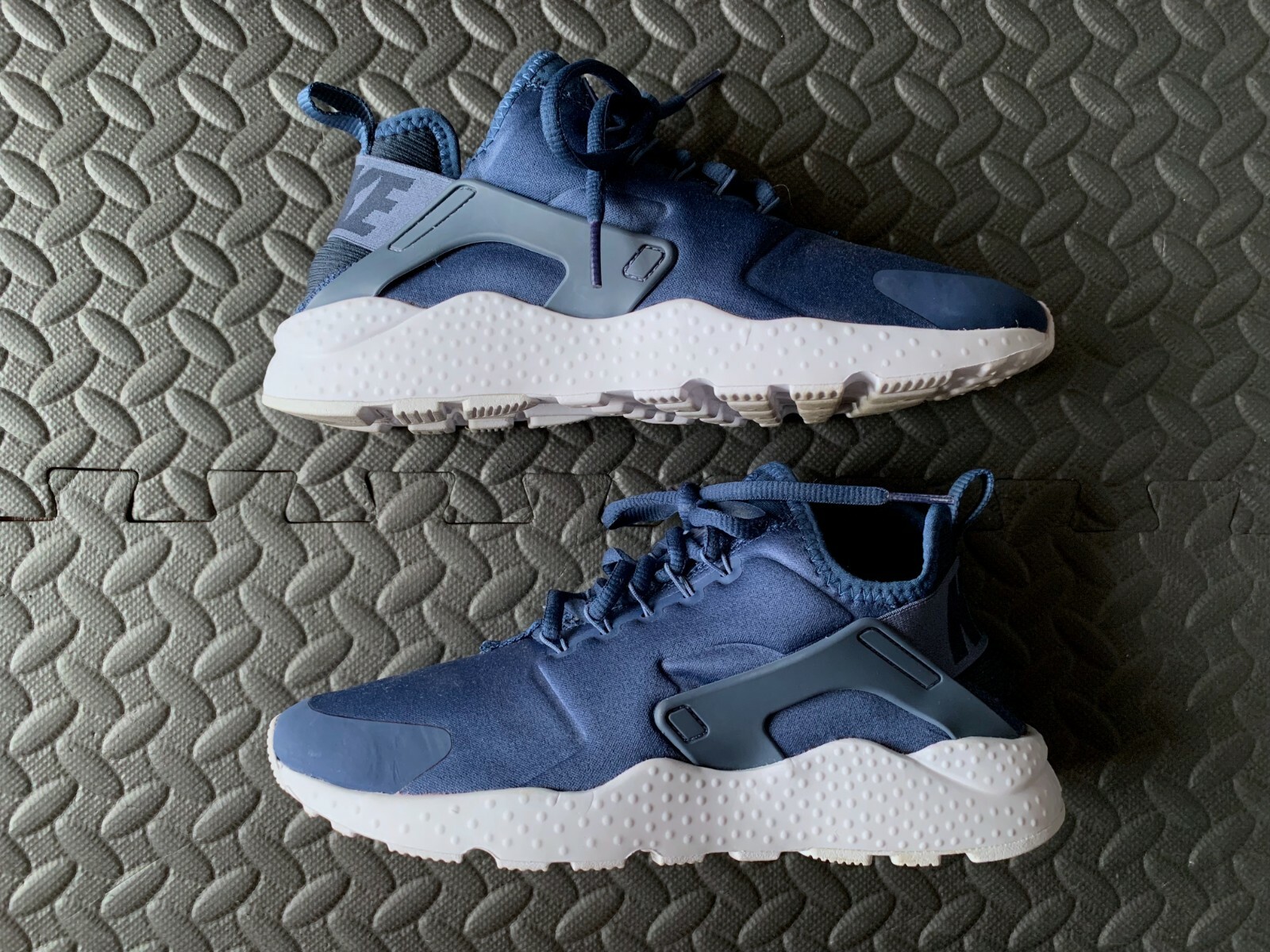 navy blue huaraches womens