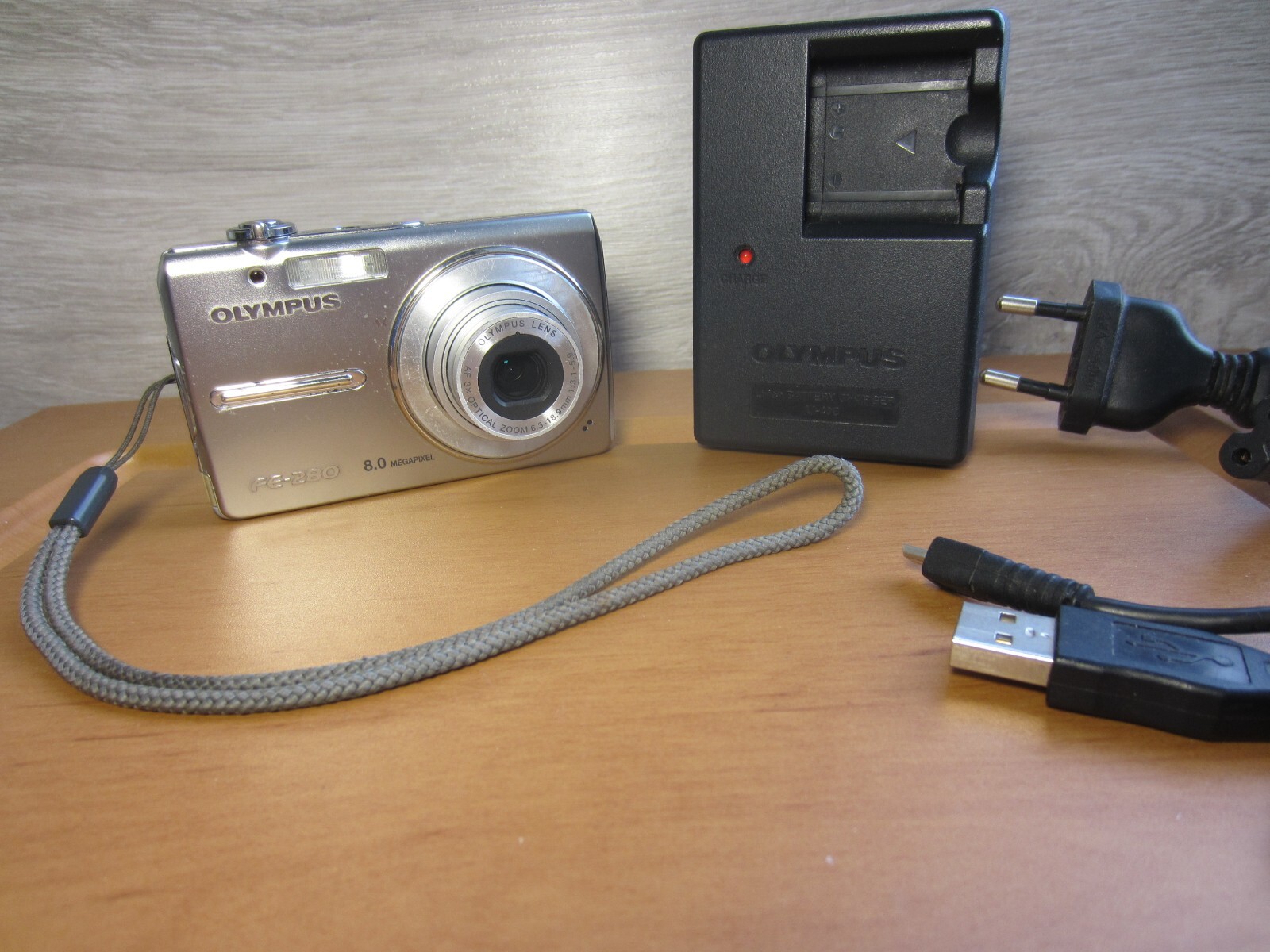 美品⭐️ オリンパス デジカメ OLYMPUS FE-280 充電器　バッテリー 楽天市場】オリンパス FE－280の通販