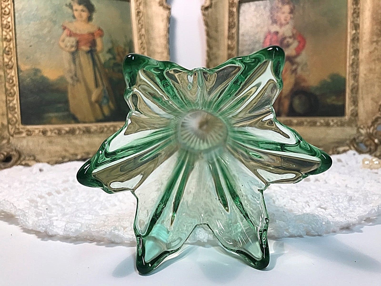 Vintage Uranium Green Fluted Art Stretch Glass Flower Bud Vase 11