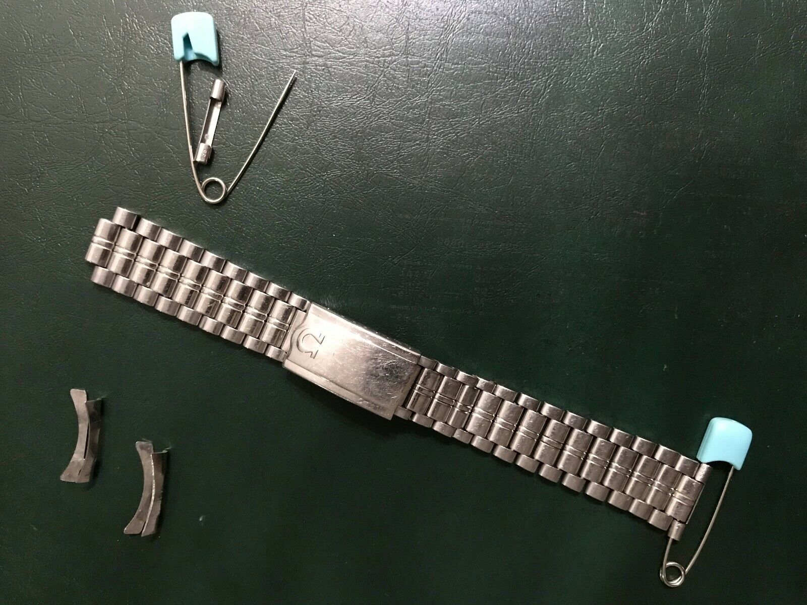 Ω Genuine 1970 Q3 OMEGA 1069 bracelet Straight Ends 658 20mm Ω Genuine 1970 Q3 OMEGA 1069 bracelet Straight Ends 658 20mm