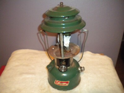 Coleman 2 Mantle Lantern Model 220J Dated 4/78