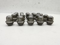 Ford Kuga II 13-16 Satz Radmuttern Muttern Radbolzen Ford Kuga II 13-16 12.08.2016 gebraucht Vorschau 4