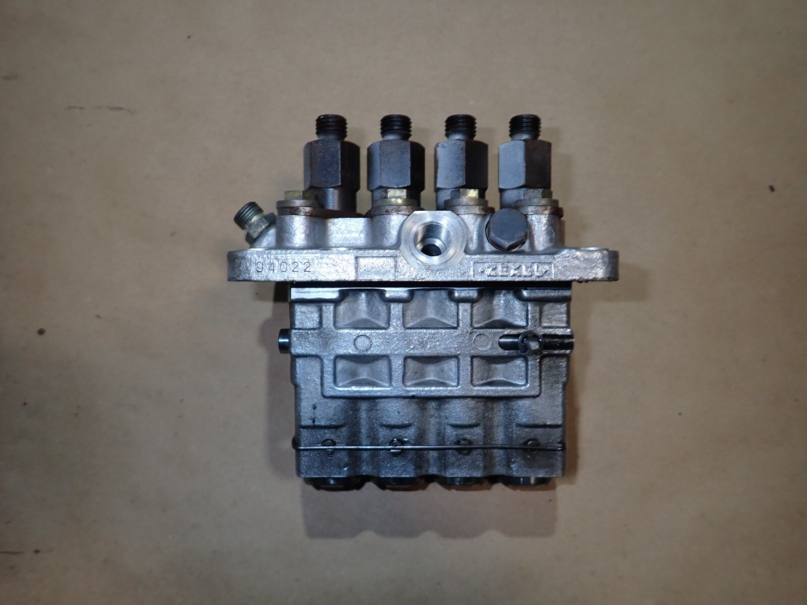 Perkins 704-30 Diesel Engine Fuel Injection Pump U2644D054AJ