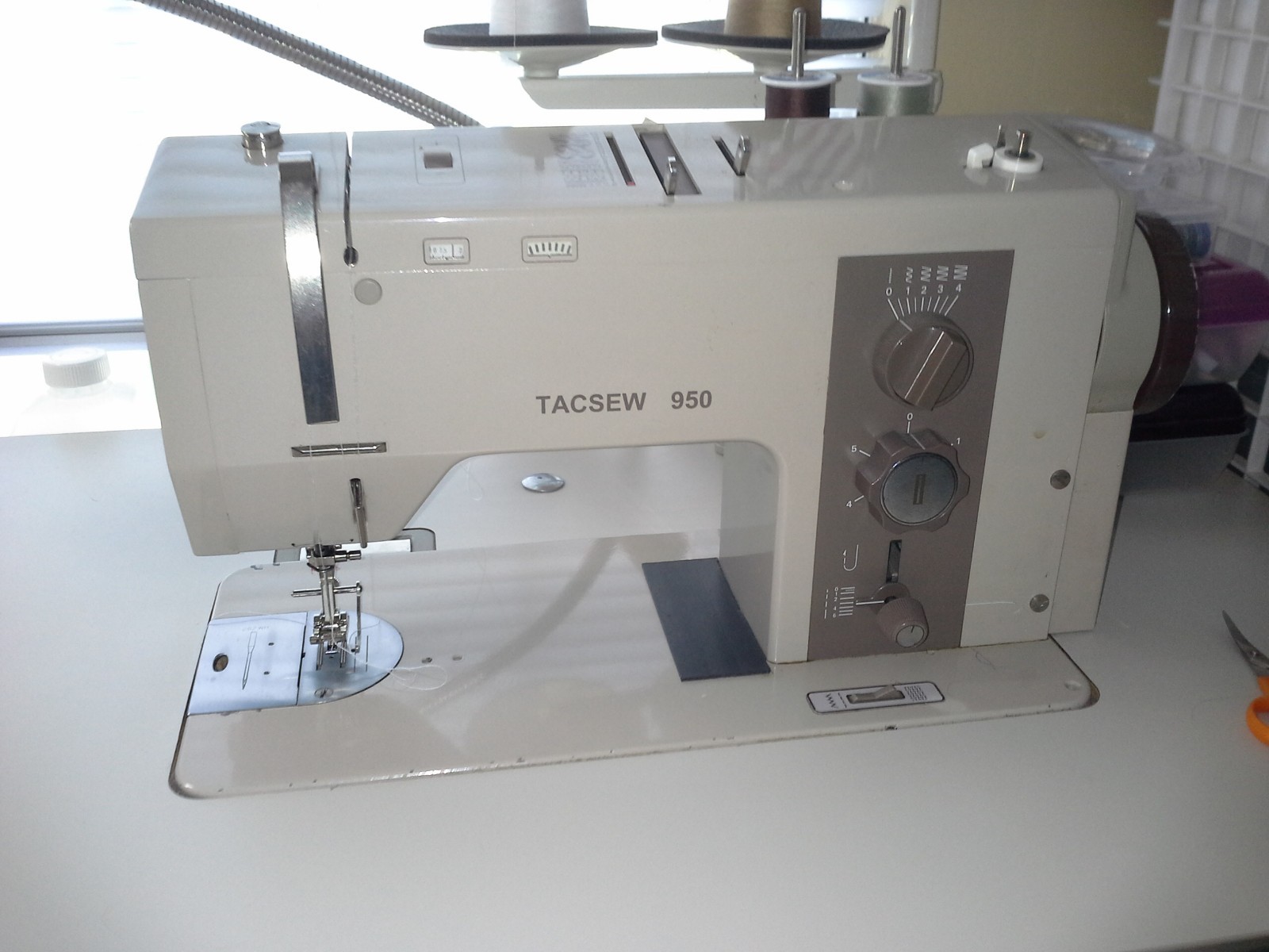 Bernina/Tacsew 950 Industrial Sewing Machine