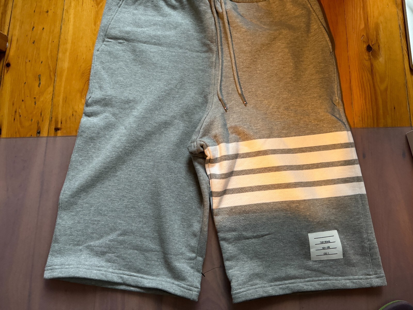 New $675 Men Thom Browne New York Gray Sweat Shorts Size 4