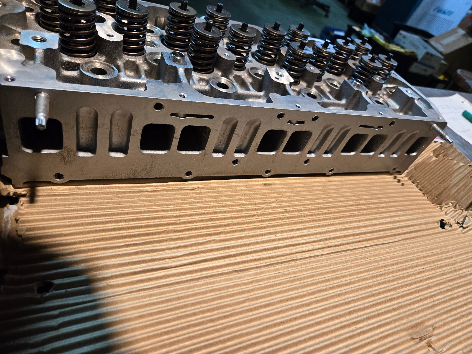 REMAN 11-16 2011-2016 LML DURAMAX 6.6L RH PASSENGER SIDE CYLINDER HEAD - Picture 6 of 12