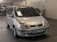 2002 Renault Megane 2.0 VVT Privilege Estate 5dr Petrol Automatic (201 g/km, 136