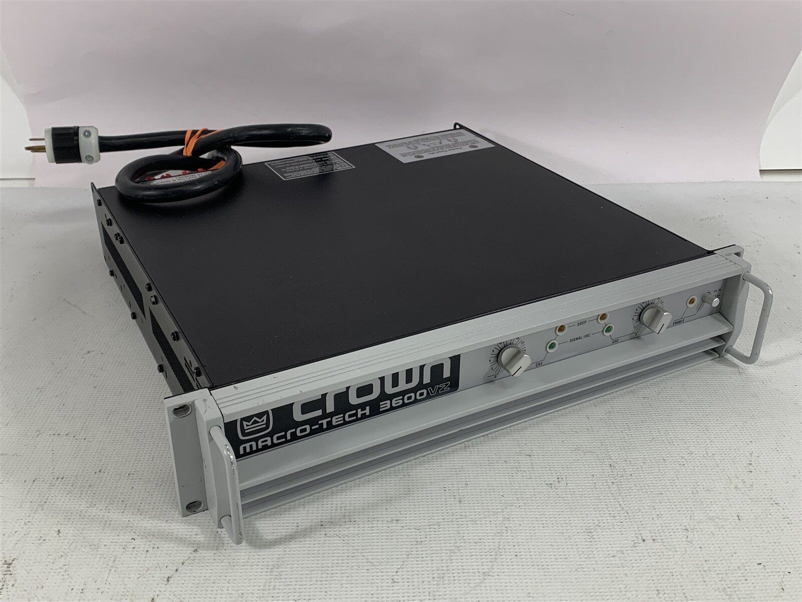 AMCRON MACRO-TECH 3600VZ パワーアンプ アムクロン