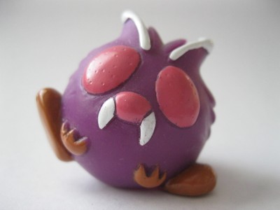 VENONAT stamped Bandai 1998 Pokemon plastic figure about 1.5 inches tall