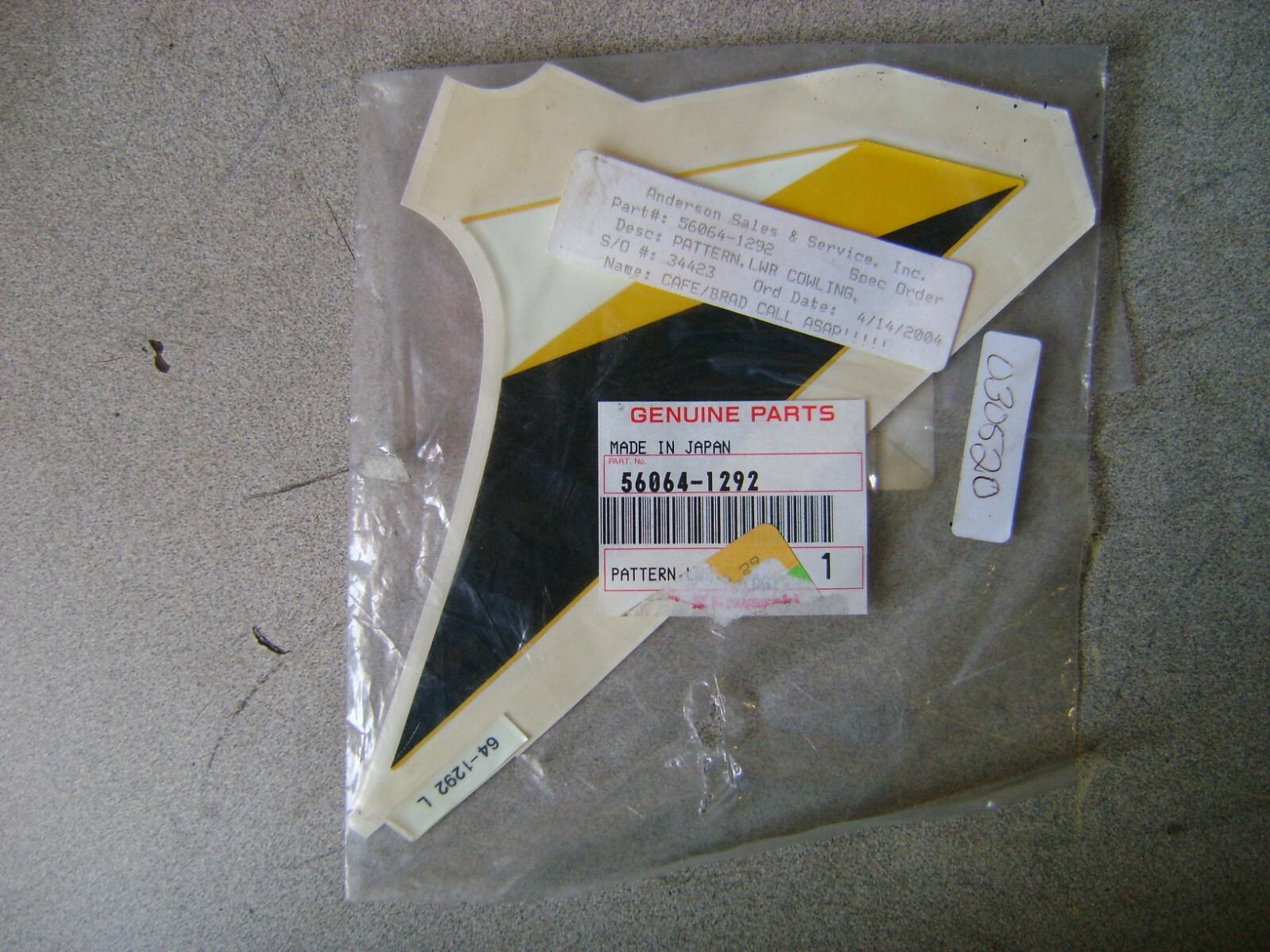 【タケpay】 KAWASAKI NINJA 600 LWR FR LH FAIRING DECAL 2001 NOS OEM