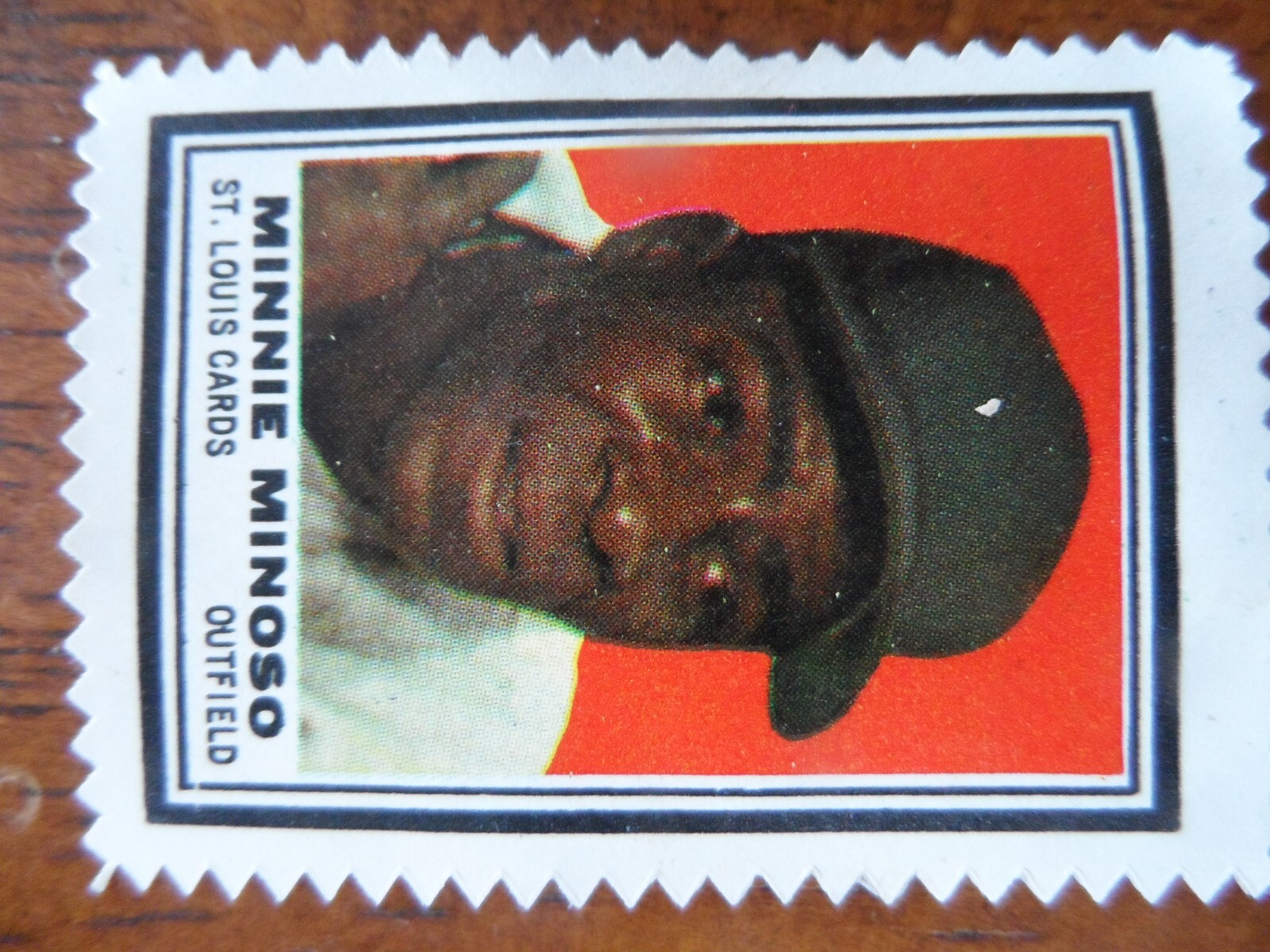 1962 TOPPS BASEBALL STAMP MINNIE MINOSO ST. LOUIS CARDINALS S-1152