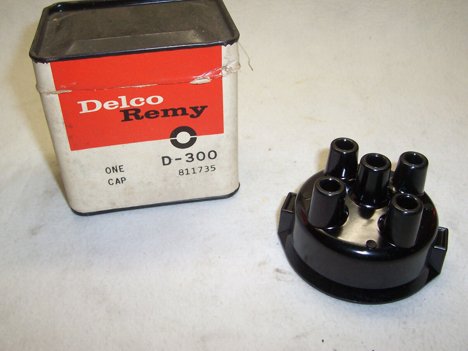 Distributor Cap; Henry J 1952-53, 59-60 Willys, Farm 1938-51 Distributor Cap; Henry J 1952-53, 59-60 Willys, Farm 1938-51