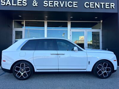 2022 Rolls-Royce Cullinan  2022 Rolls-Royce Cullinan, arctic white with 1985 Miles available now!