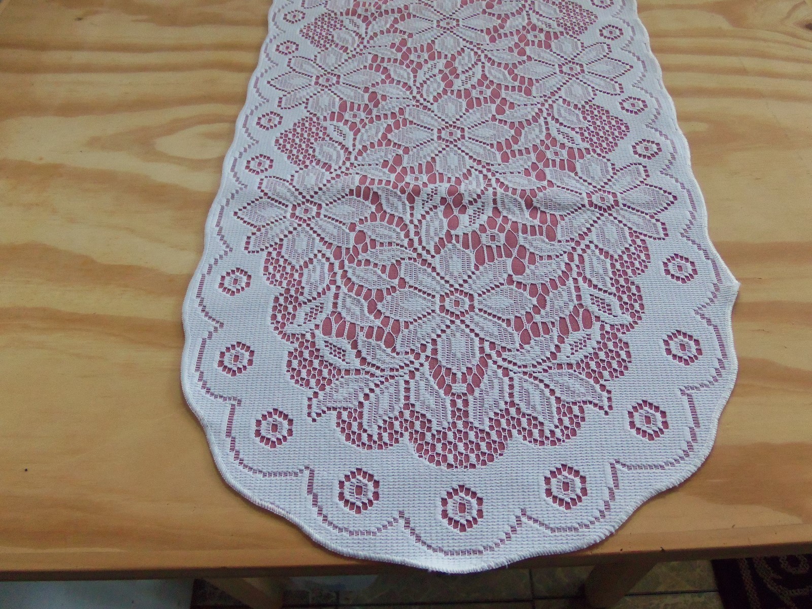 Pink & White Lace Regency table runner 36.5
