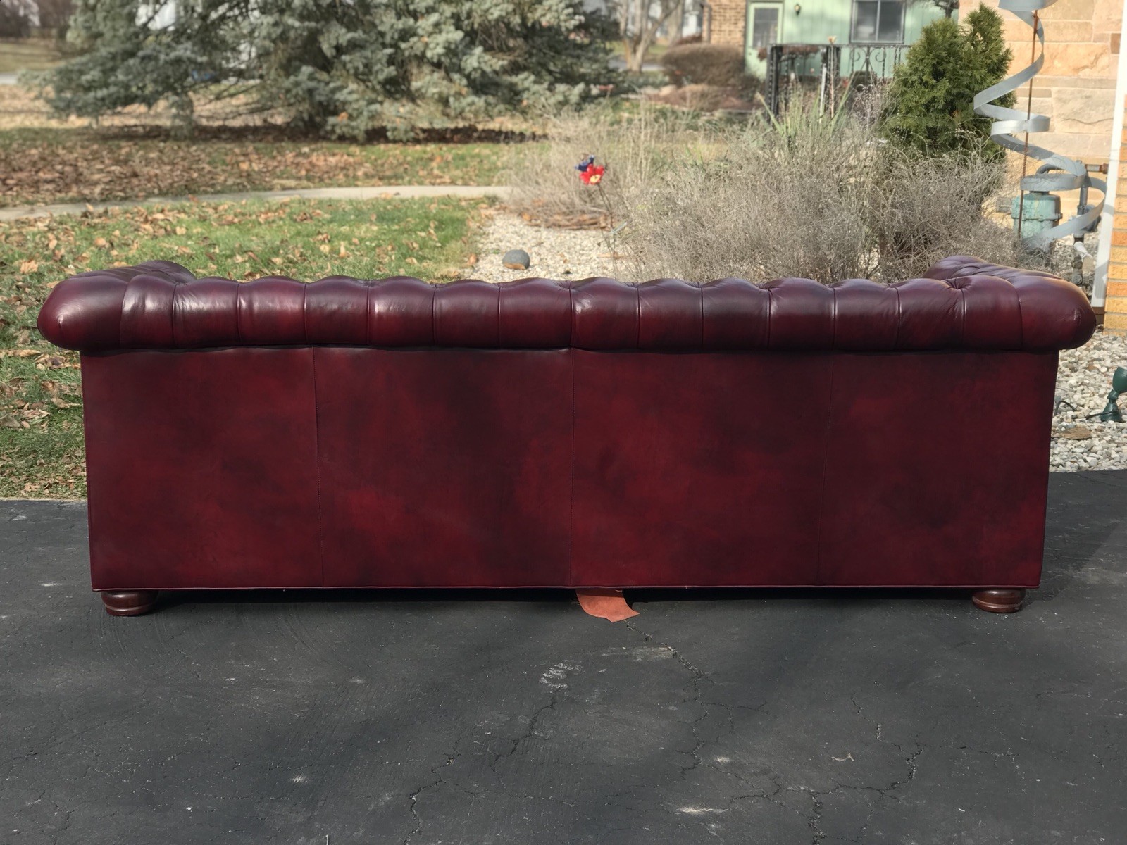 Hancock & Moore Chesterfield Tufted 87
