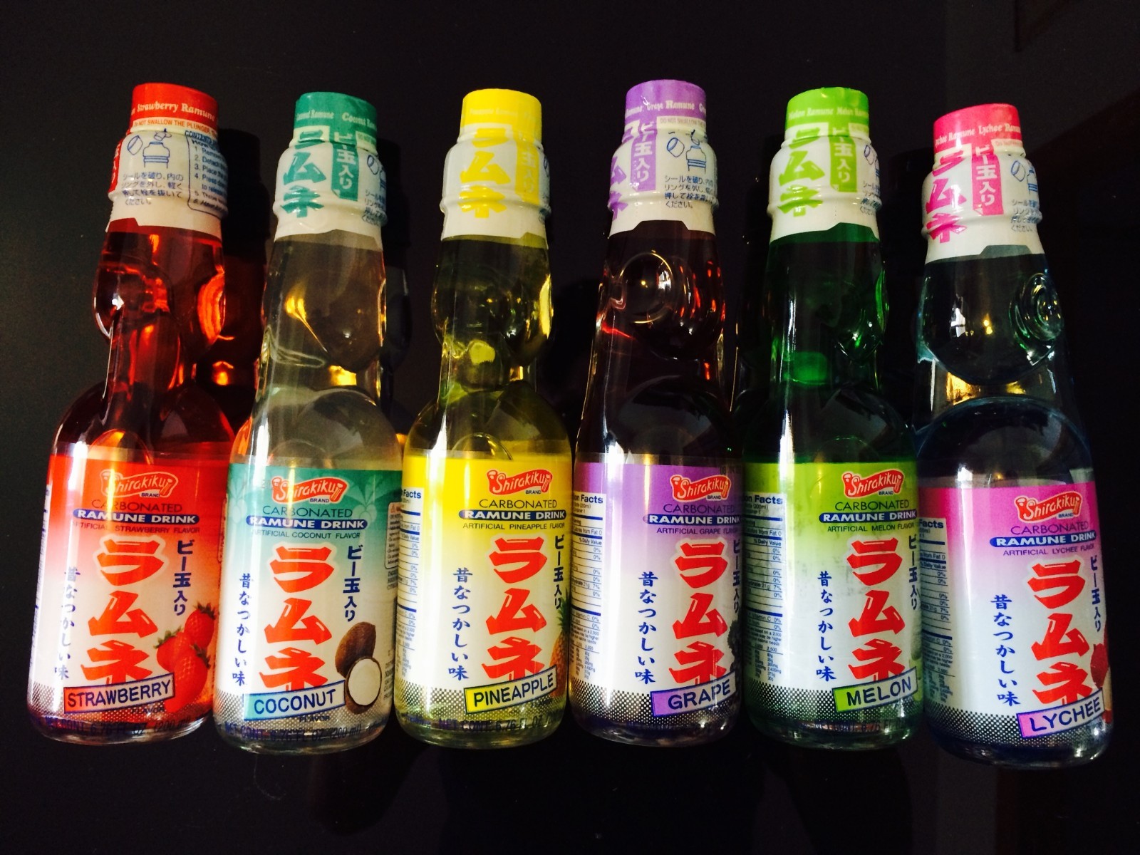 напиток hata рамуне со вкусом черники, 200 мл. питьевой напиток с шариком внутри. лимонад в бутылочке. открой напиток. Fanta новая.