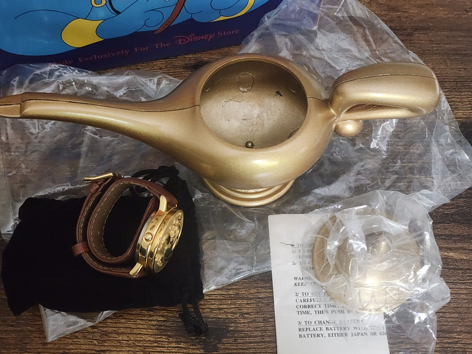 Disney Store 1992 Aladdin Genie Pop Up Watch With Genie Lamp In Original Box Disney Store 1992 Aladdin Genie Pop Up Watch With Genie Lamp In Original Box