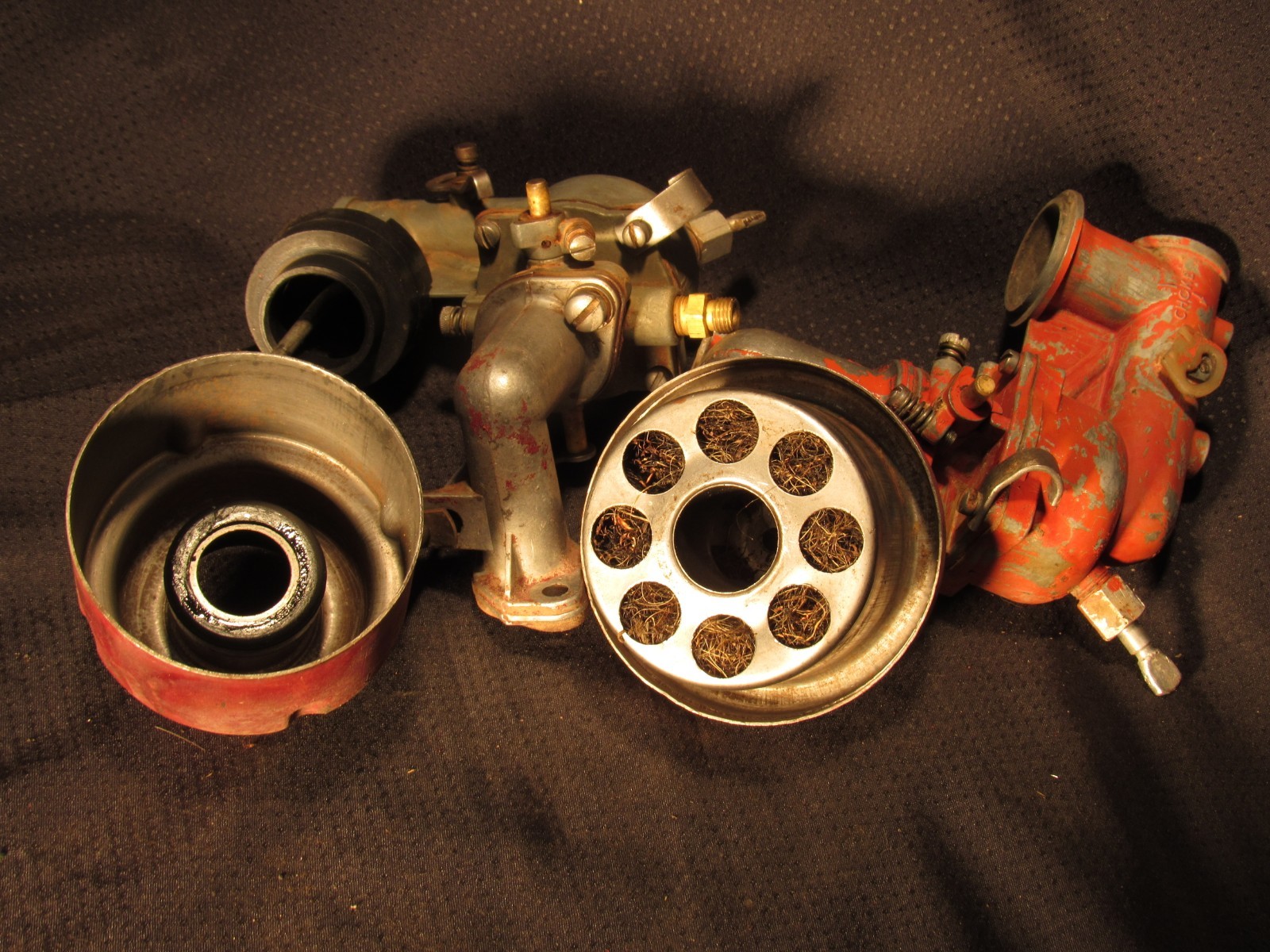 Vintage FB Briggs & Stratton Engine Carburetor Lot