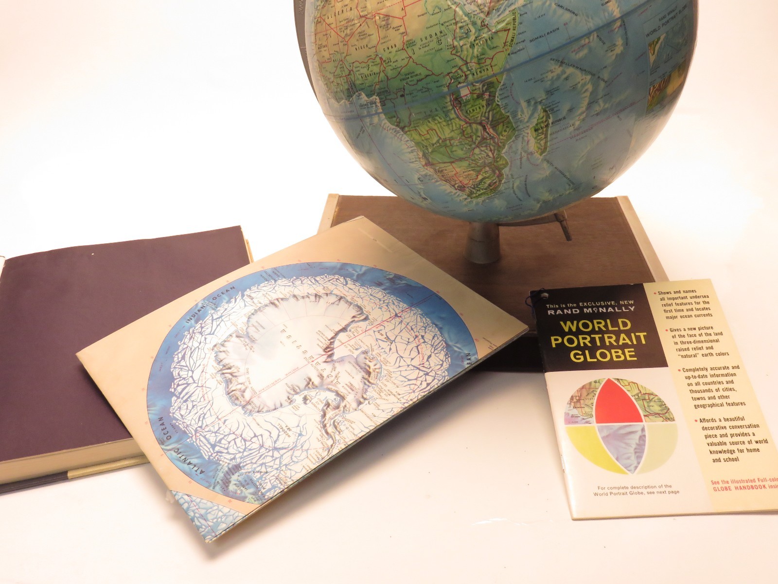Rand Mcnally World Globe And Atlas Book 18