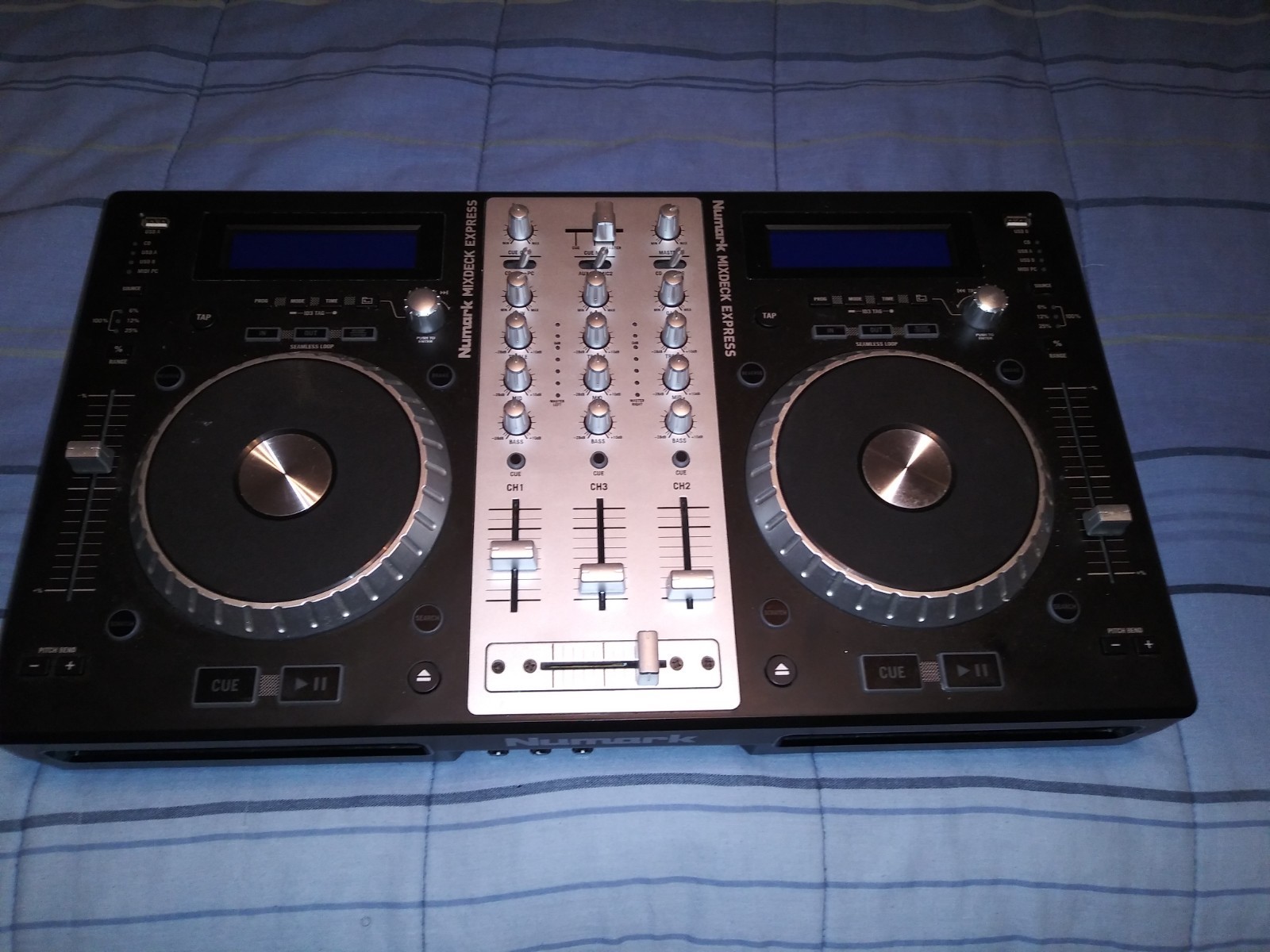 Numark Mixdeck Express DJ Controller