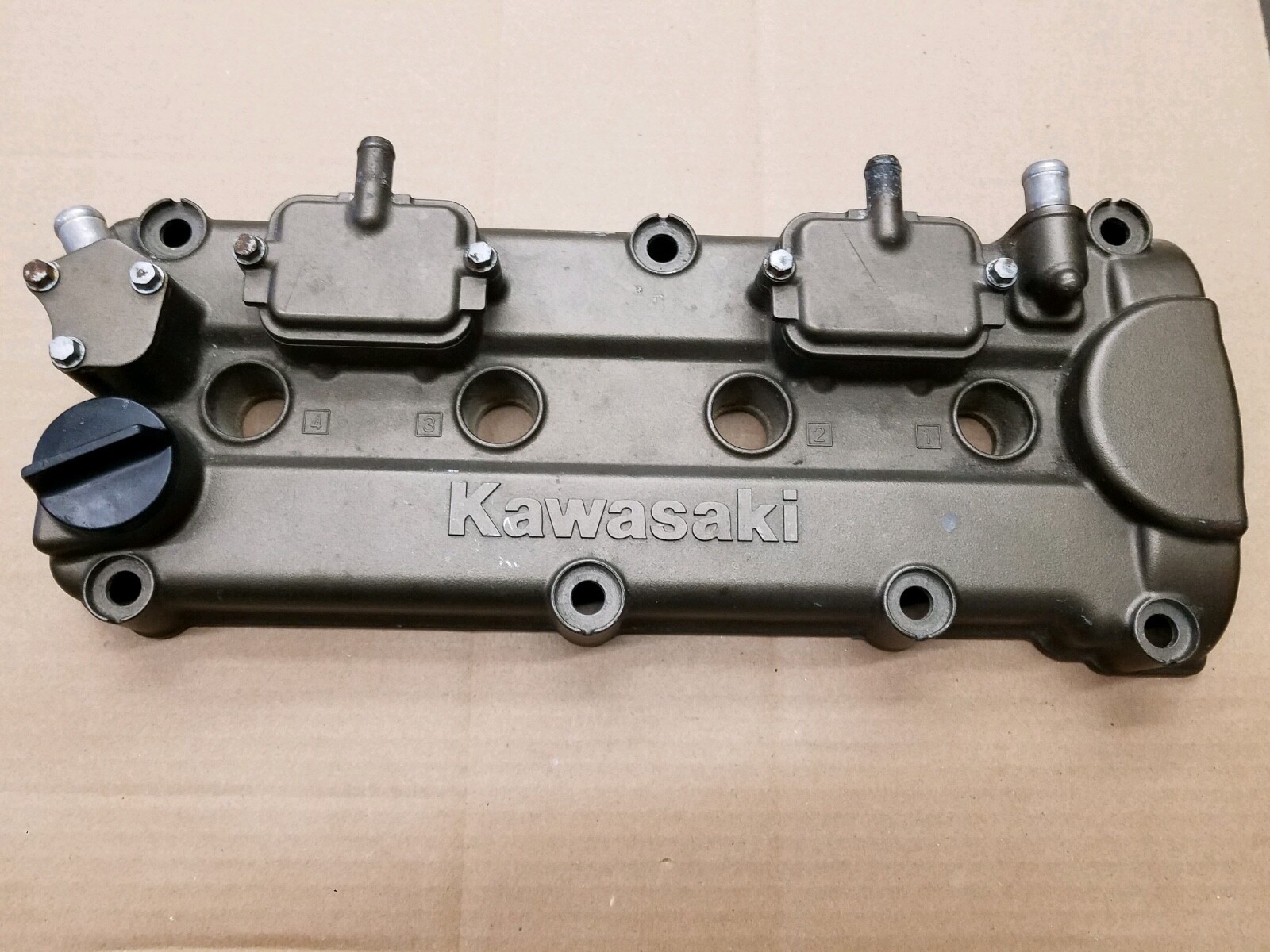 水上オートバイ用 Kawasaki STX-12F '03 OEM COVER,HEAD Used (14091-3743) [X2401-01] Kawasaki Jet Ski 2003 STX-12F OEM Head Cover Assembly Part