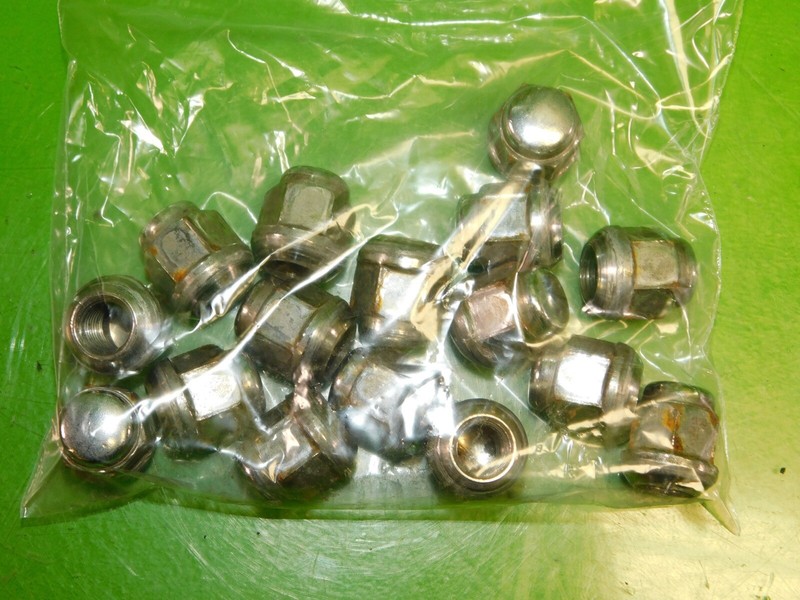 93-97 del Sol Si OEM wheel mount lug nuts SET of 16