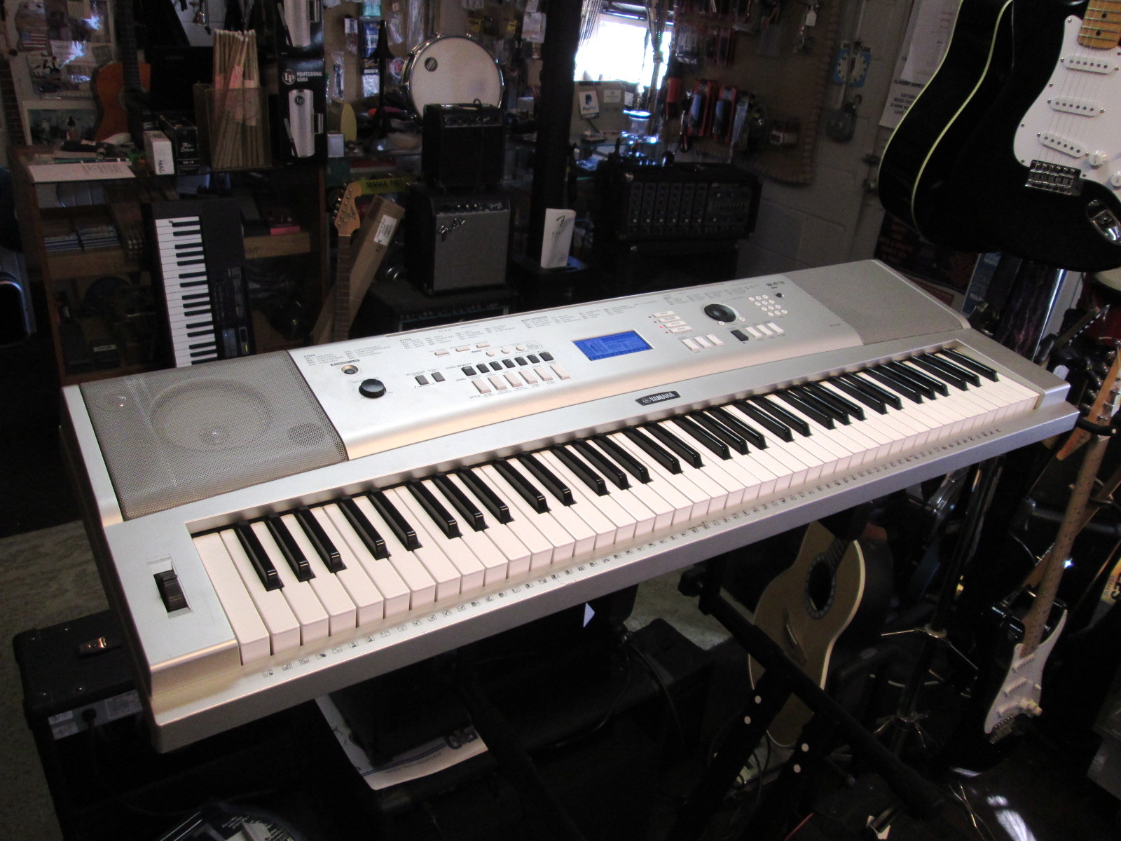 YAMAHA YPG235 ypg-235 76 key keyboard very clean / local pickup only