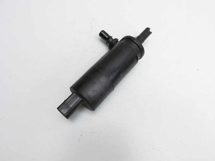 VW Golf VII 7 Variant 13-17 Waschwasserpumpe Waschpumpe für Scheinwerfer VW Golf VII 7 Variant 13-17 11.11.2014... Bild 2