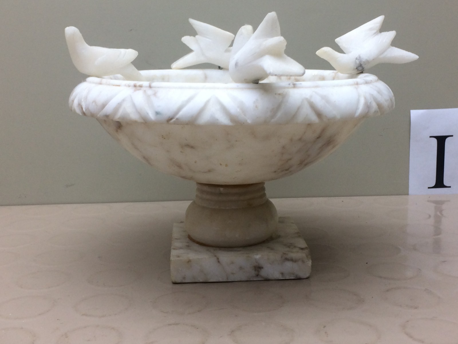 VINTAGE ALABASTER MARBLE BIRD PEDESTAL BATH BOWL  W/ 4 BIRDS APPROX 7