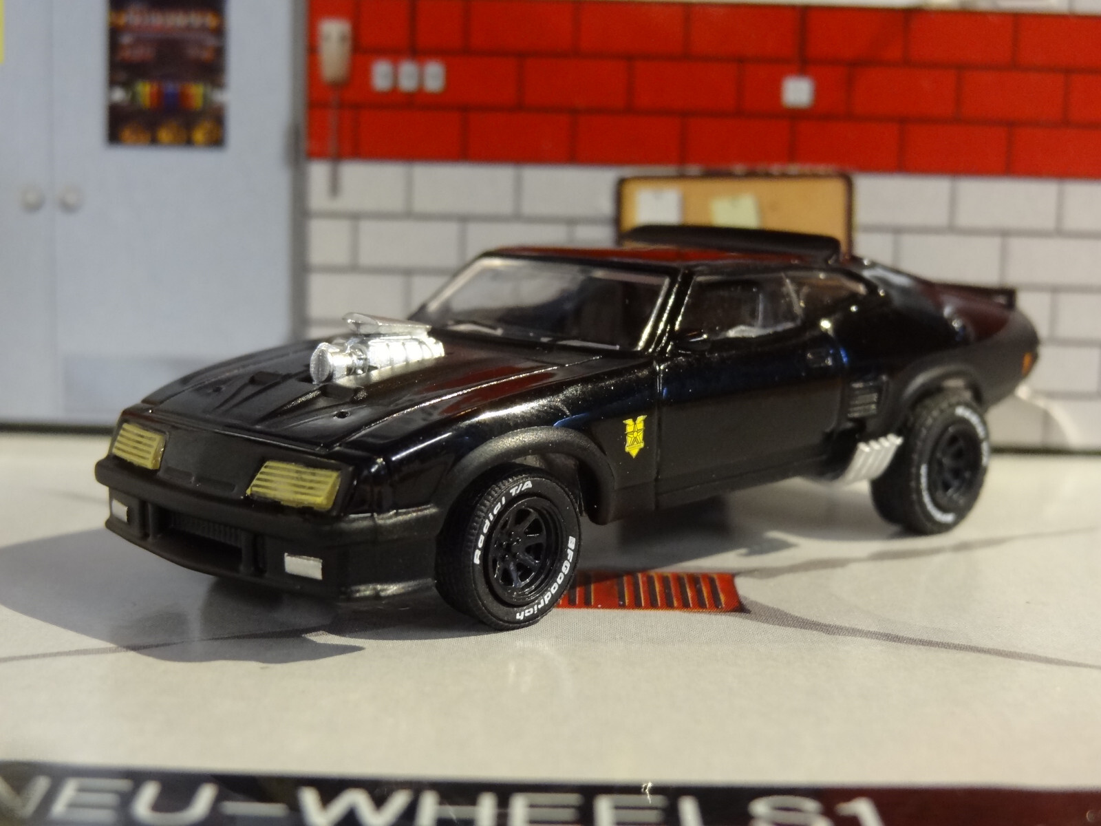 V8 INTERCEPTOR MAD MAX 1973 FORD FALCON XB 1/64 SCALE DIECAST DIORAMA MODEL E V8 INTERCEPTOR MAD MAX 1973 FORD FALCON XB 1/64 SCALE DIECAST DIORAMA MODEL E