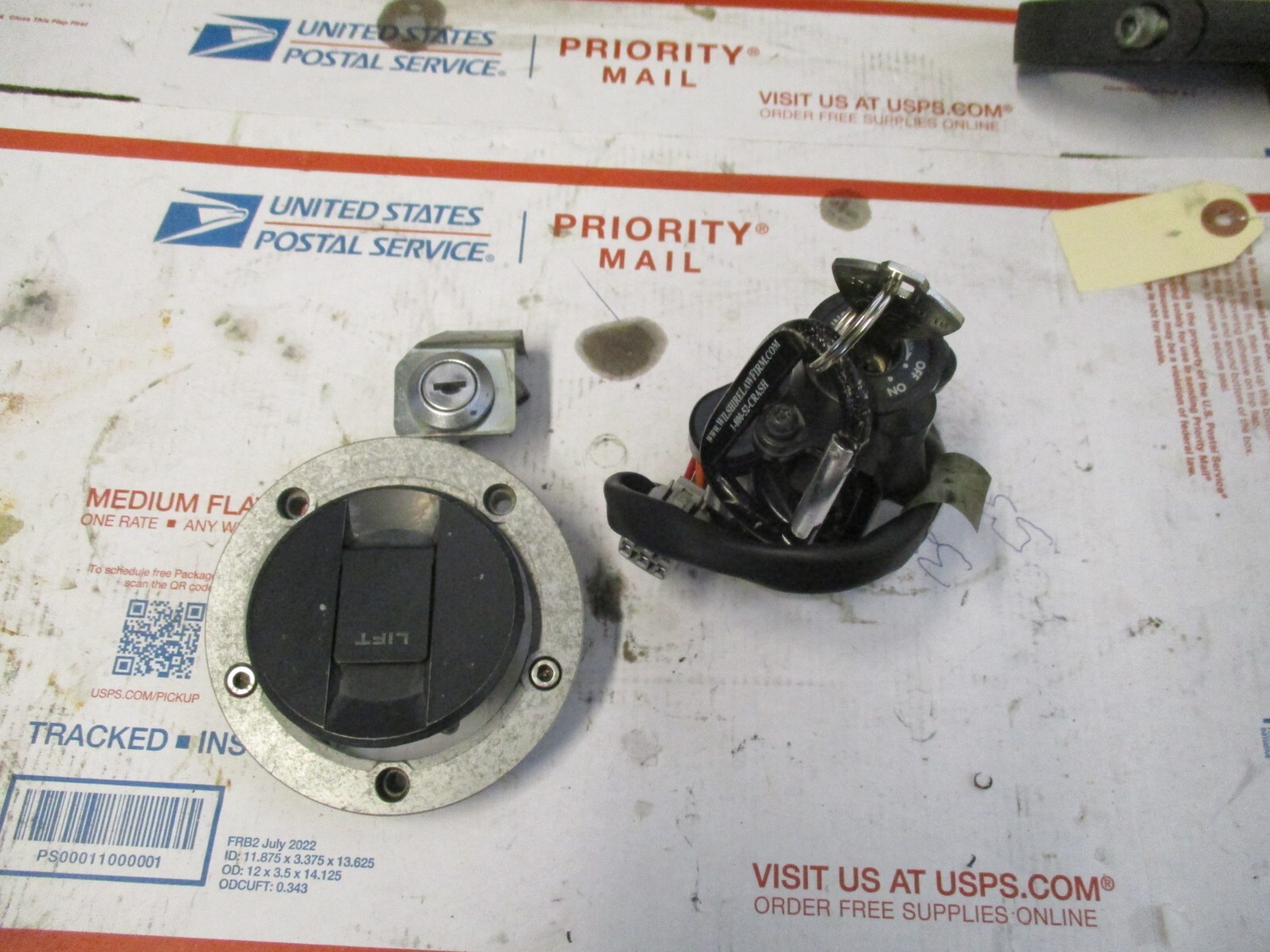 ②I.K.E 11 THRU 20 SUZUKI GSXR 600 750 LOCK SET IGNITION GAS CAP