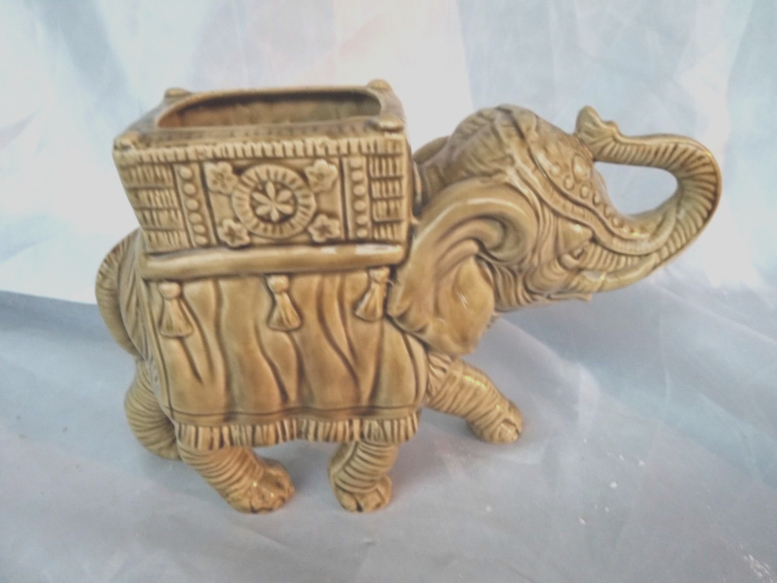 VINTAGE MCM  ELEPHANT PLANTER GOLD  TRUNK UP INDIA DRESS AND BASKET ON BACK