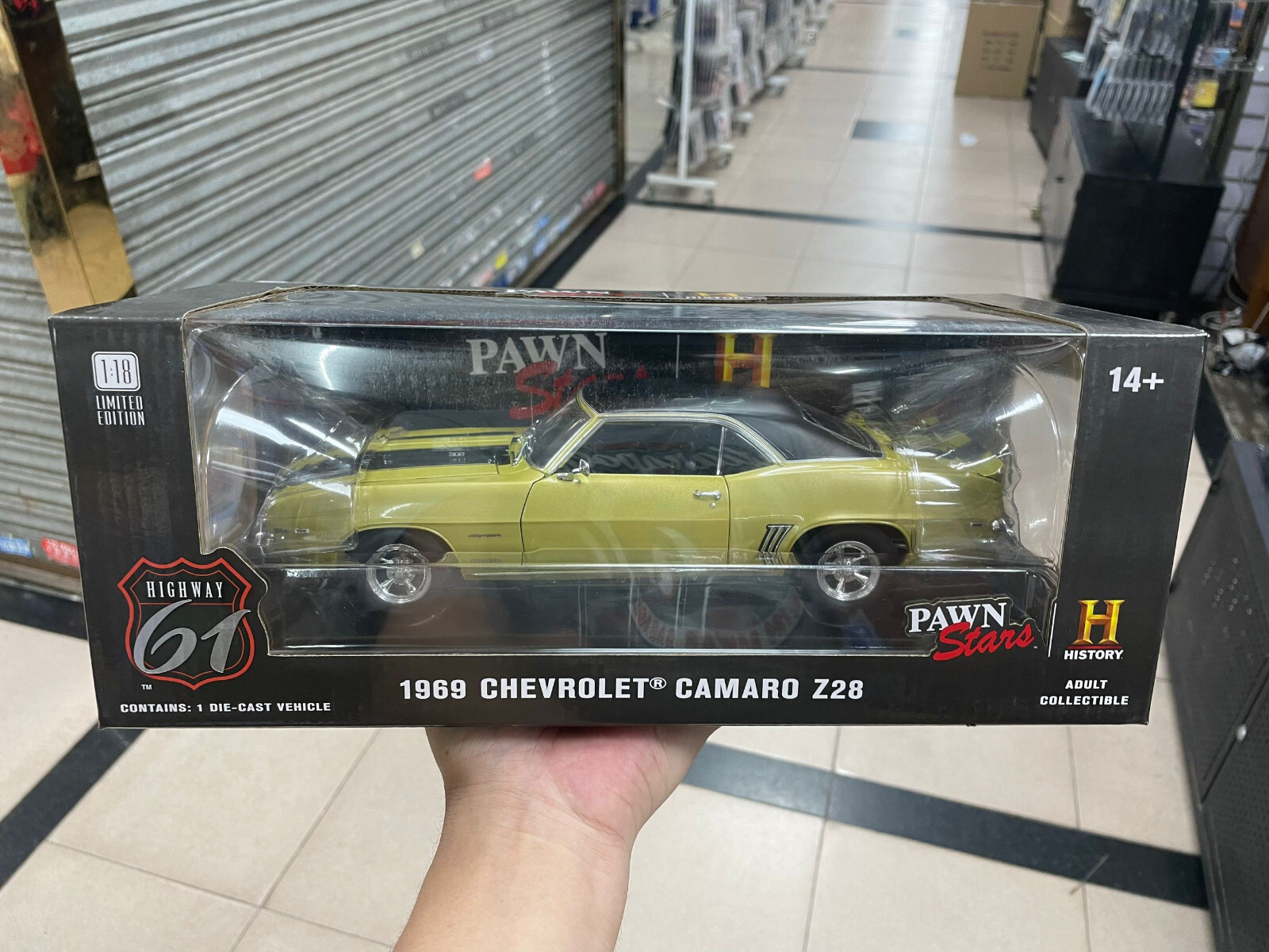 1/18ミニカー　CAMARO Z28 1979 Chevy Camaro Z/28 California Highway Patrol, Black w