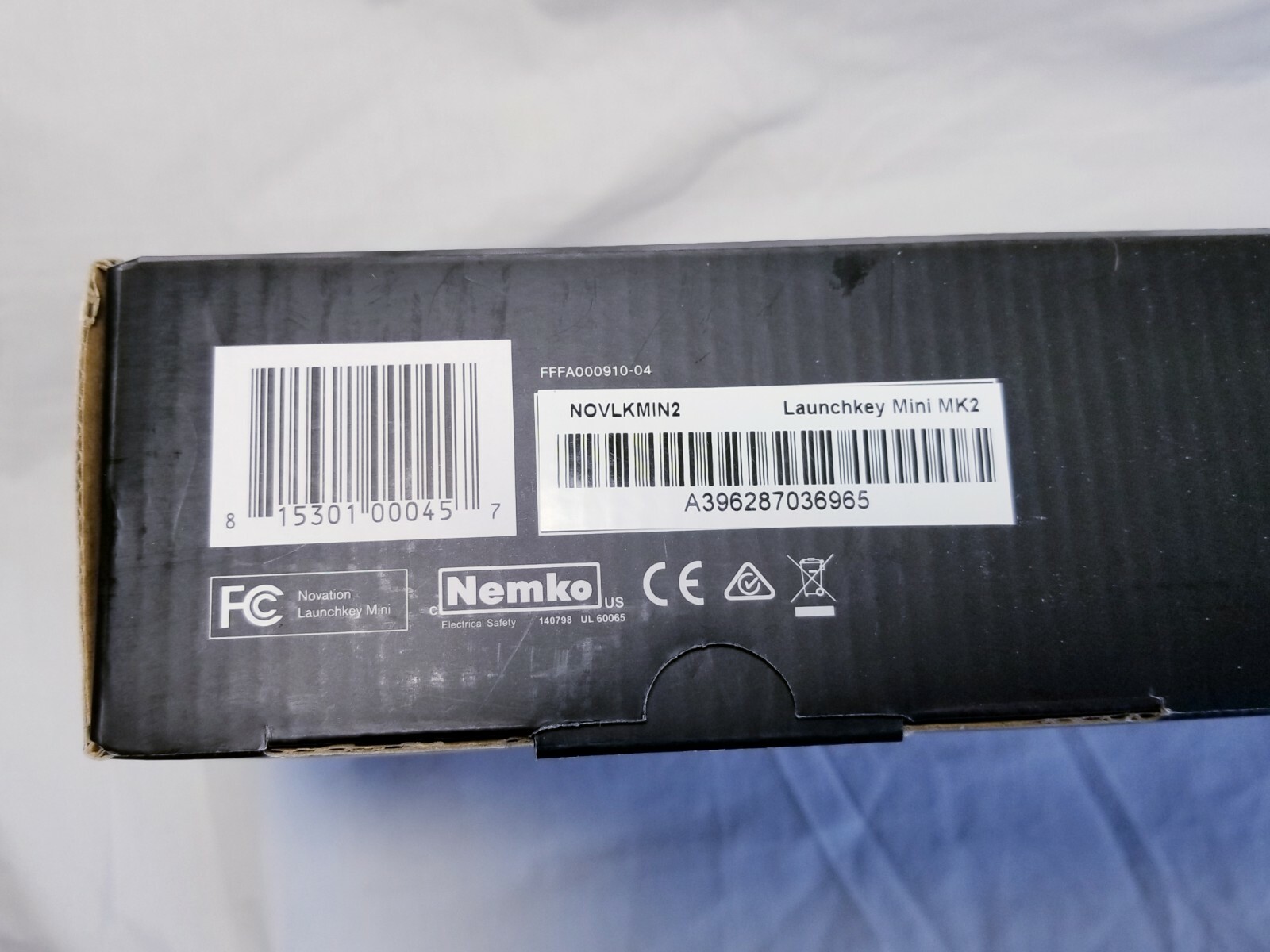 Novation Launchkey Mini MK2 25 Key USB Keyboard Controller w/ Box
