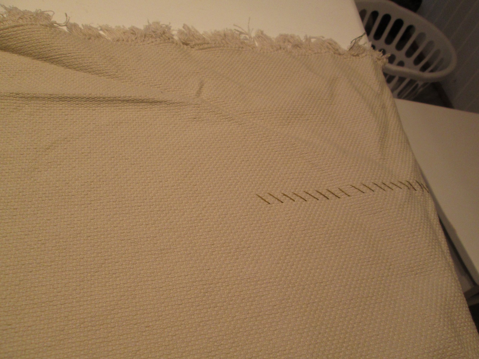 VTG BED C0VER SPREAD 0R TABLECLOTH HEAVY ECRU COLORED WOVEN CLOTH PINK ROSES